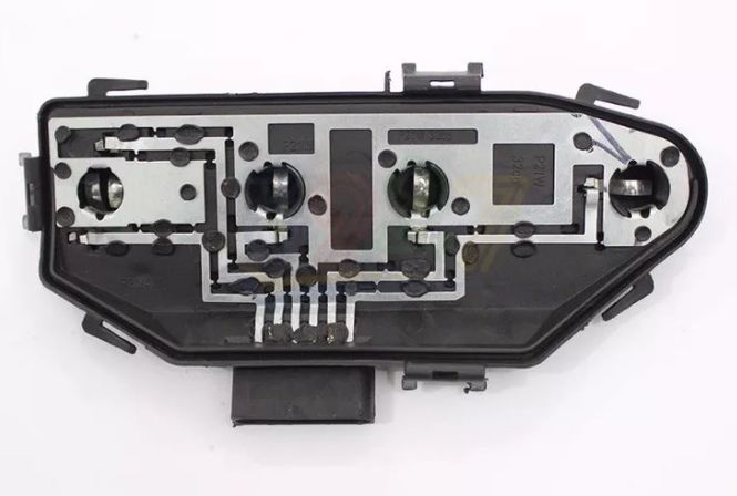 Hovedbilde Baklys Pæreholder høyre side VW T5 03-09